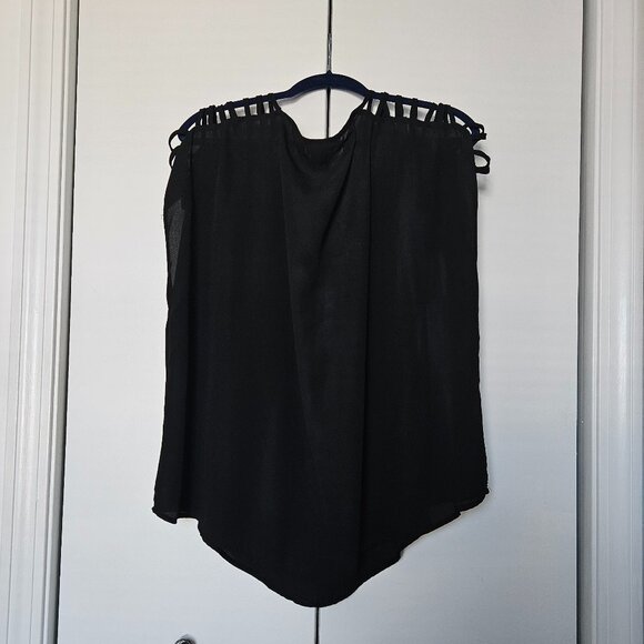 Torrid Sleeveless Cutout Design Shoulder- 2x - Picture 3 of 3